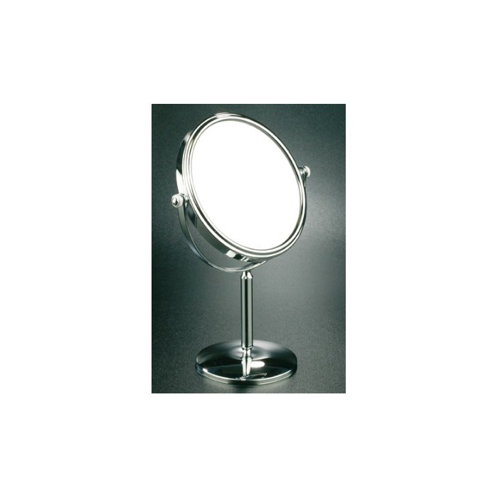 Magnifying mirror free standing